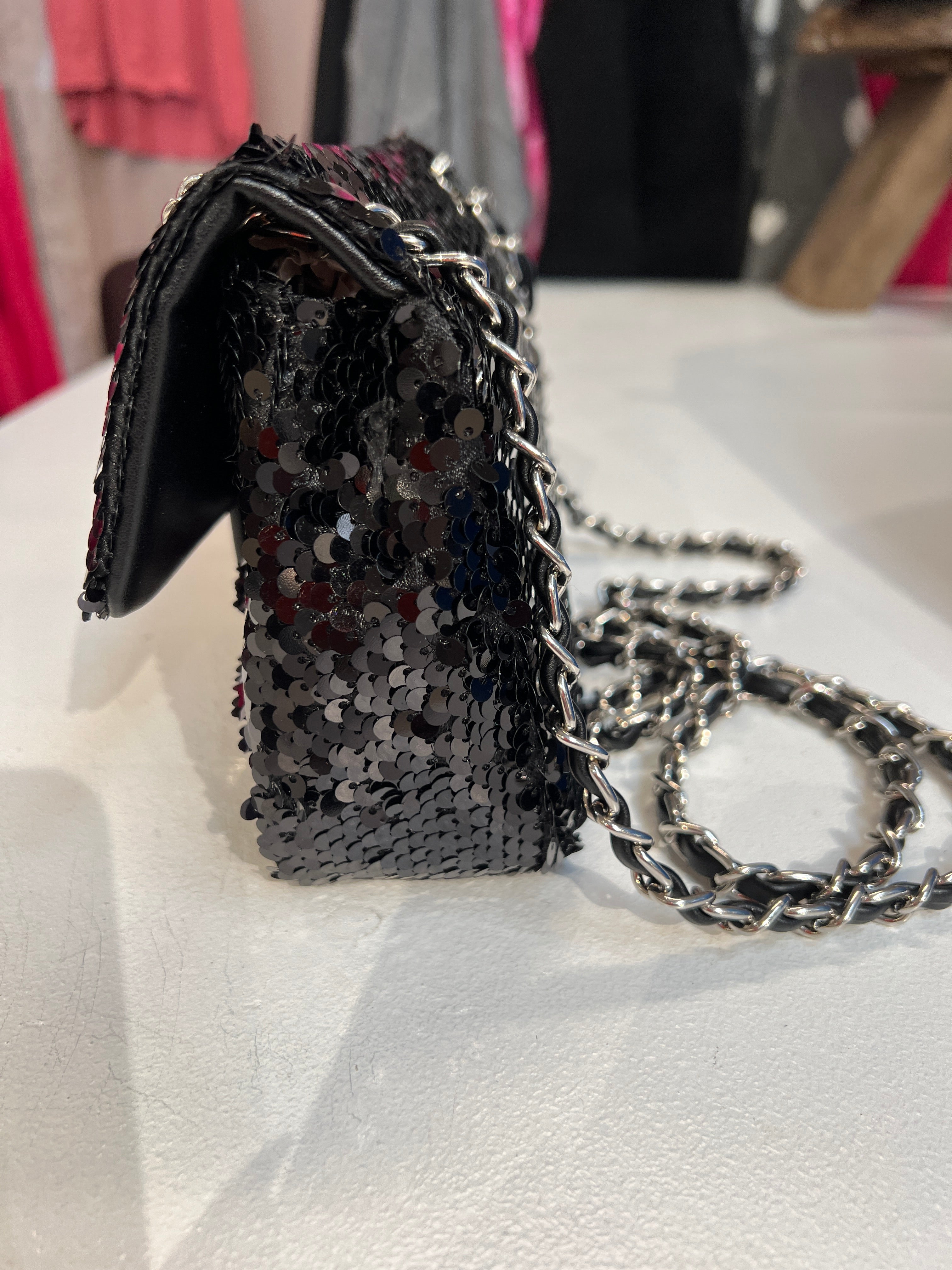 Alina - Paillet taske med sølv kæde